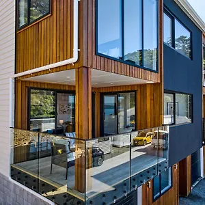 Brand New With Ocean Views Holiday home Wellington