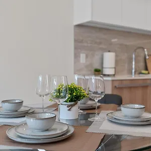 Center Brand New 1 Bedroom 4 Guests Apartment Richmond
