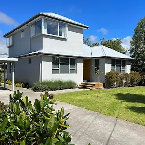 Charlesworth - Homes Holiday home Christchurch